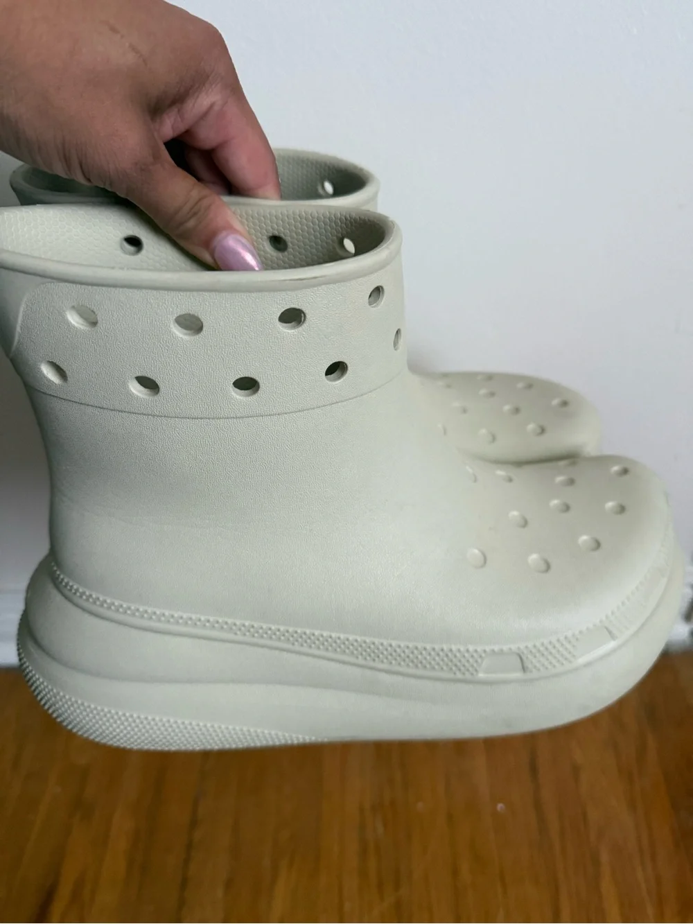 CROCS women’s platform Cream Off-White Rain & Snow Boots